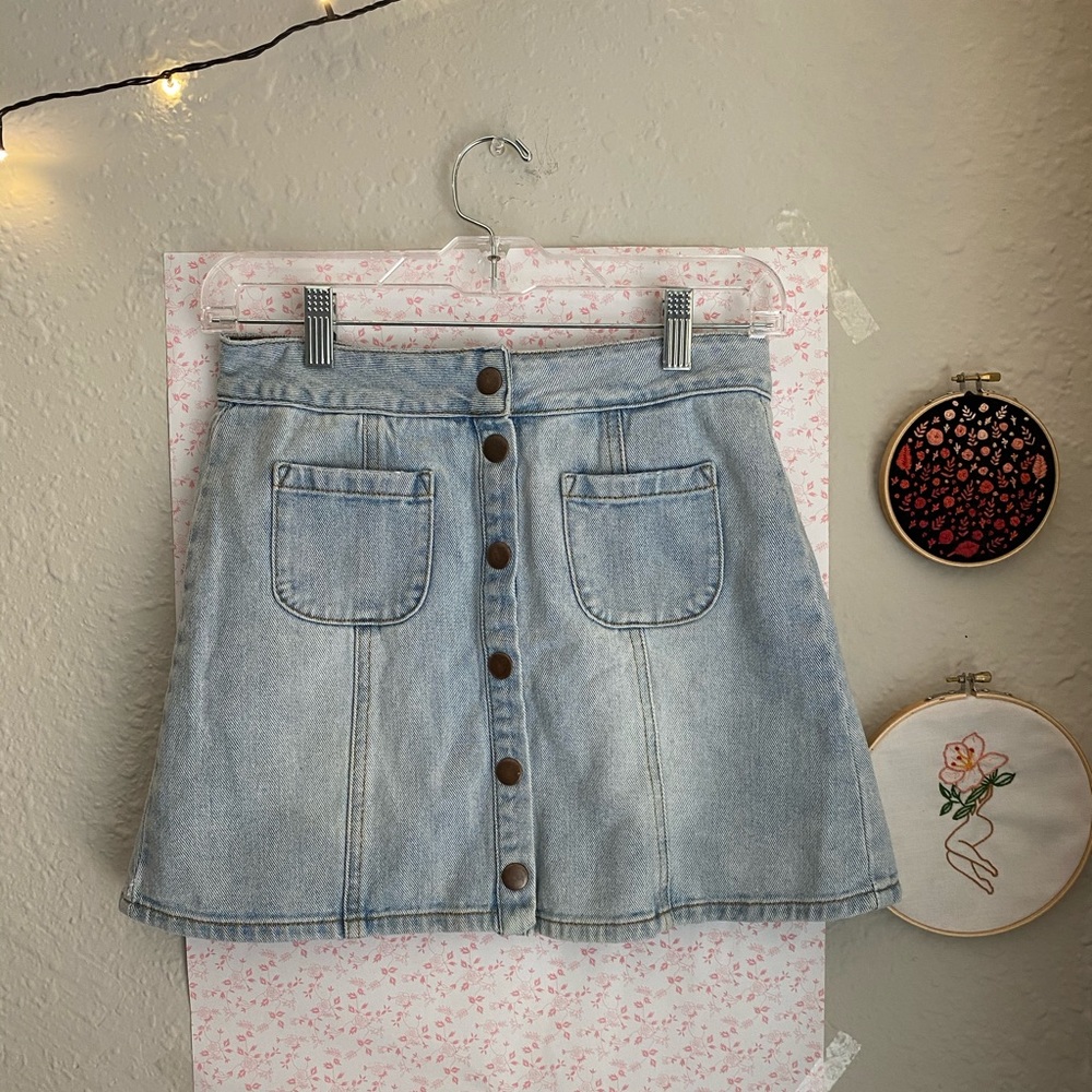 BRANDY MELVILLE JEAN SKIRT!!